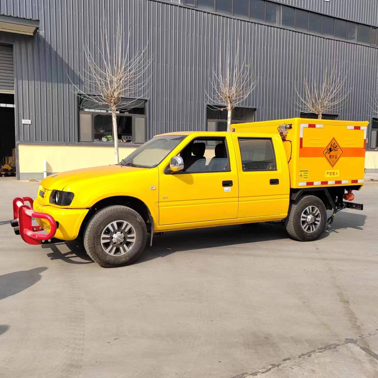 煤礦用柴油機(jī)無軌爆破器材運(yùn)輸車